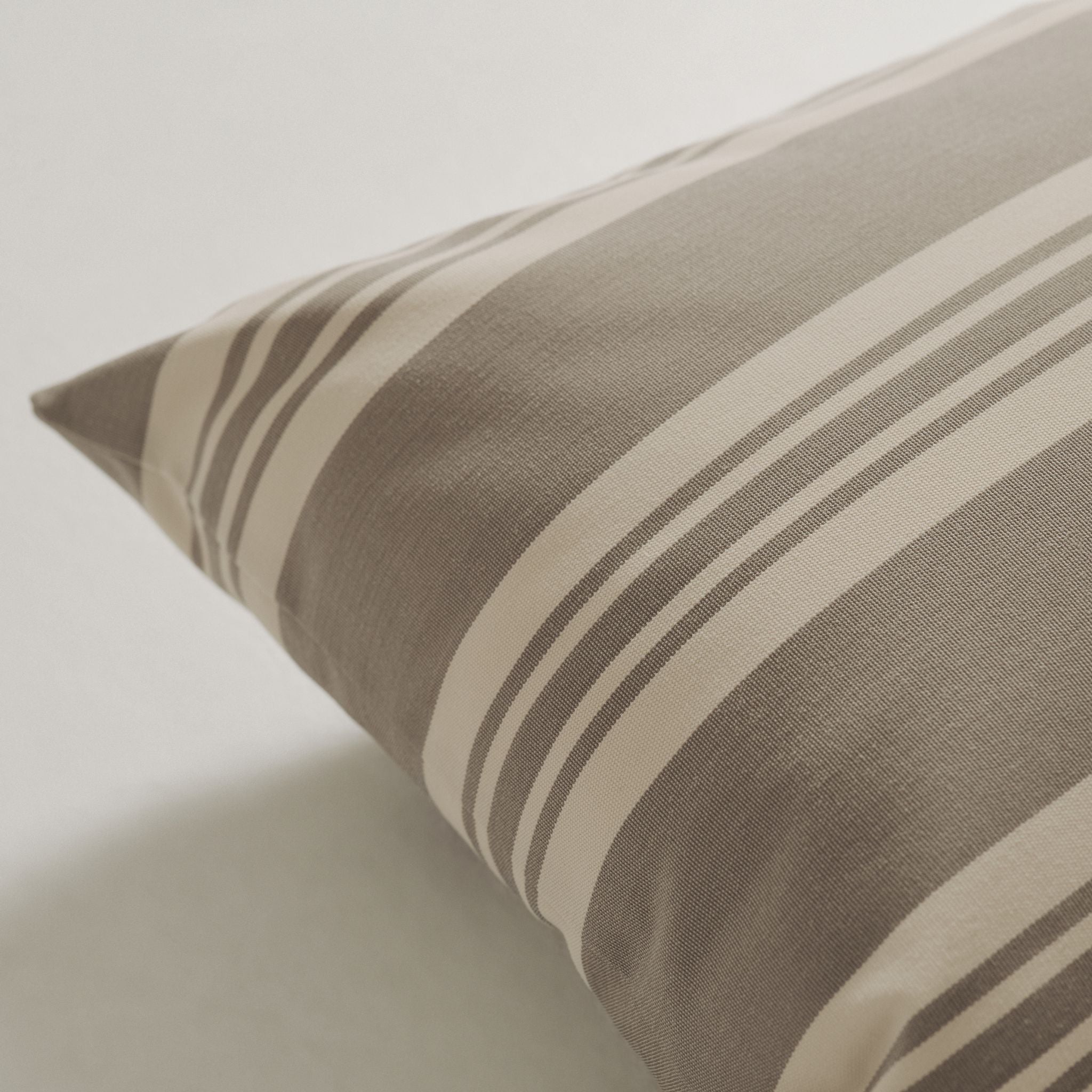 Outdoor Pillow 40x60 - Grey stripe