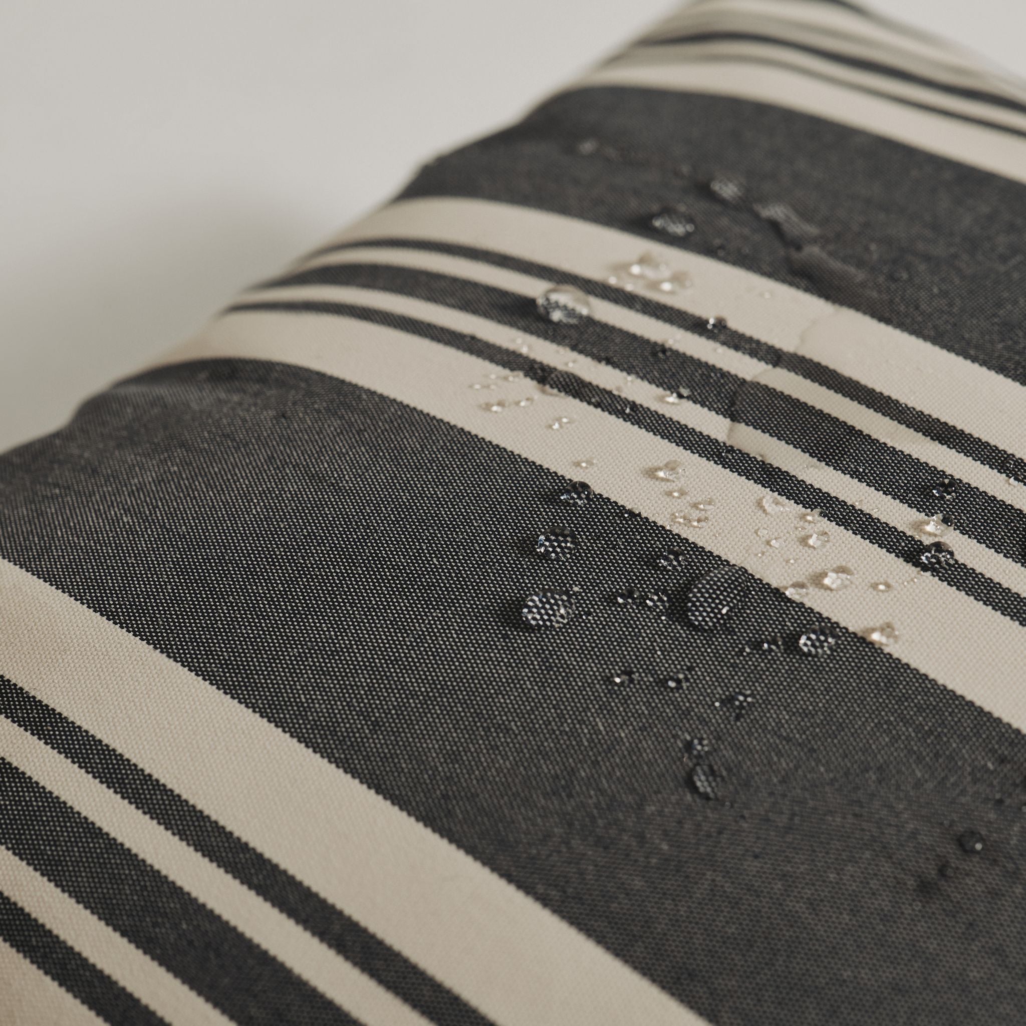 Outdoor Pillow 40x60 - Navy stripe