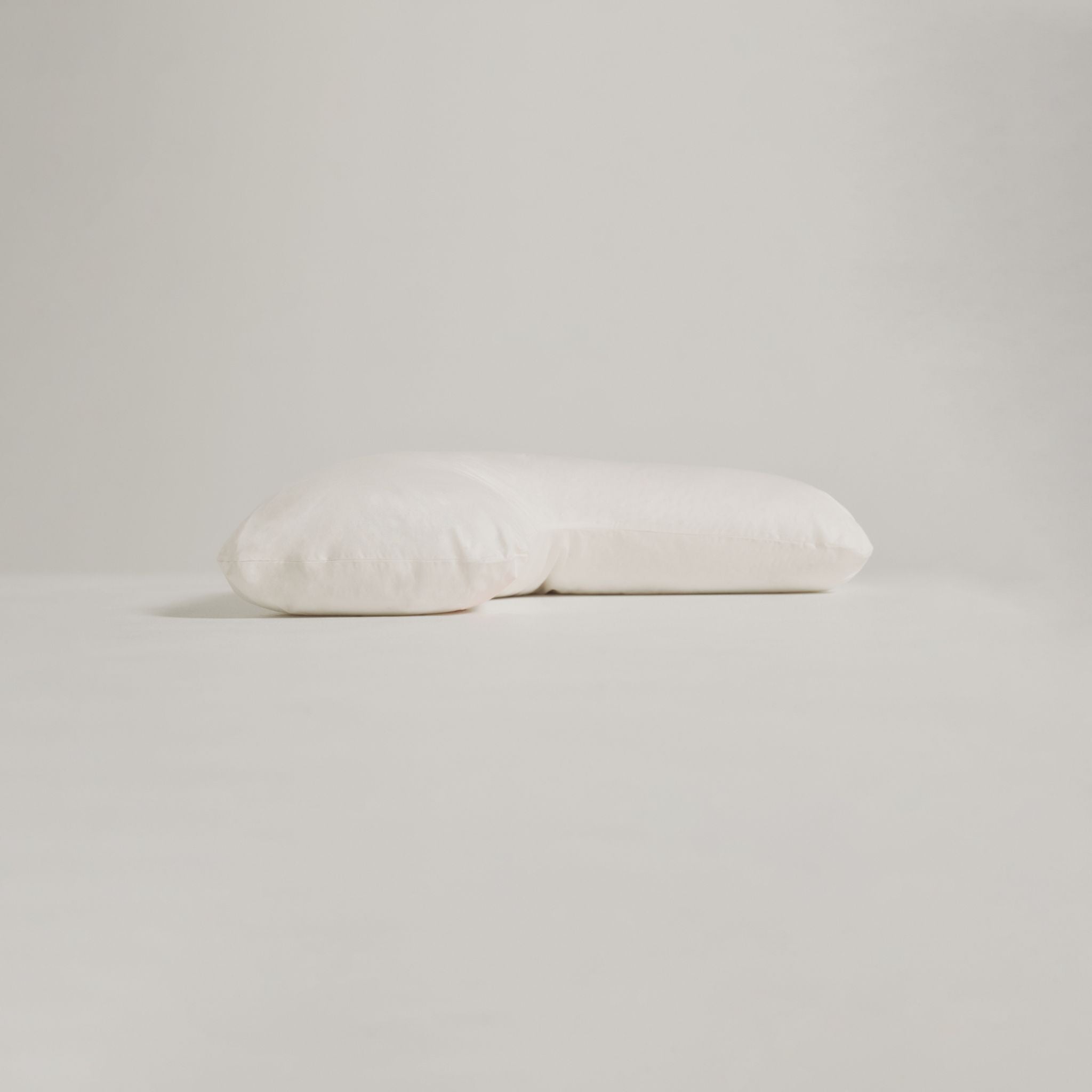 SideSleeper Pillow incl. cover - White