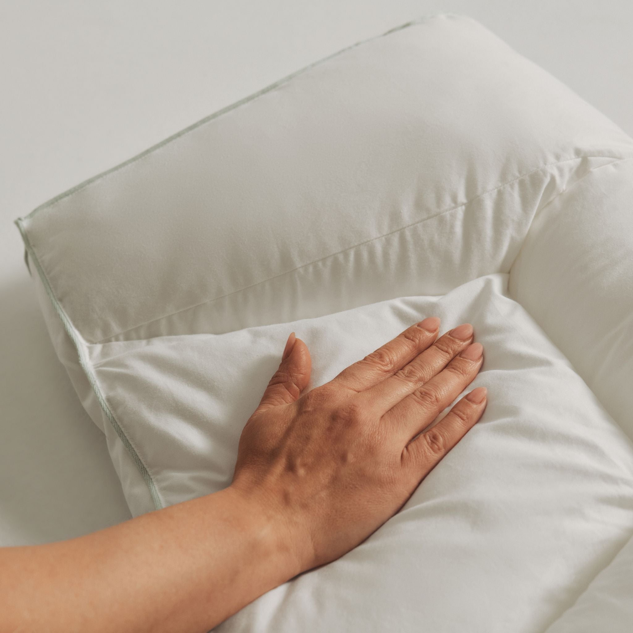 Chiropractic Pillow incl. cover - White