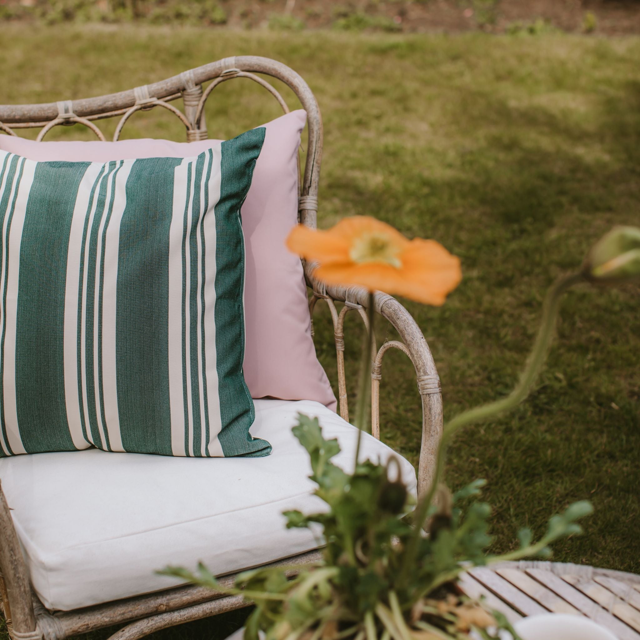 Outdoor pillow 40x60 - Dark green stripe