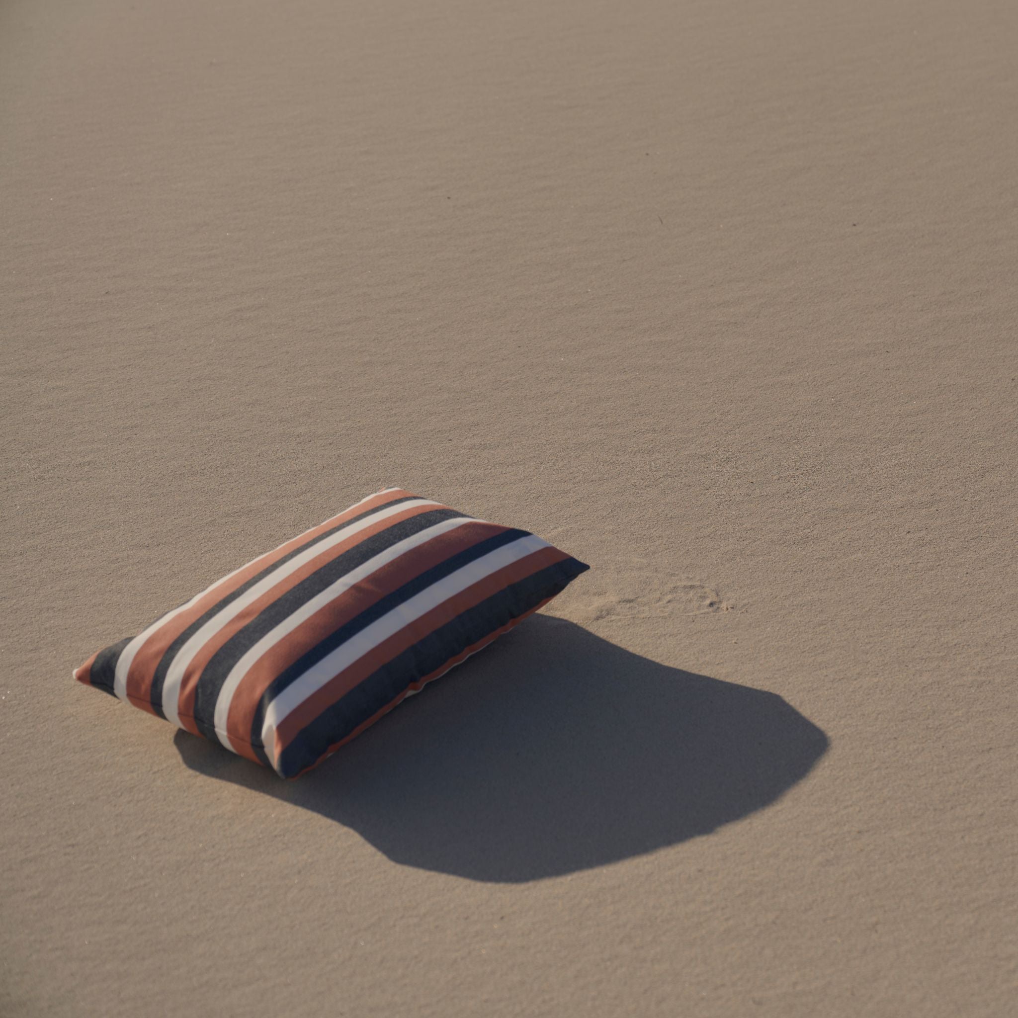 Outdoor pillow 40x60 - Terracotta/Grey stripe