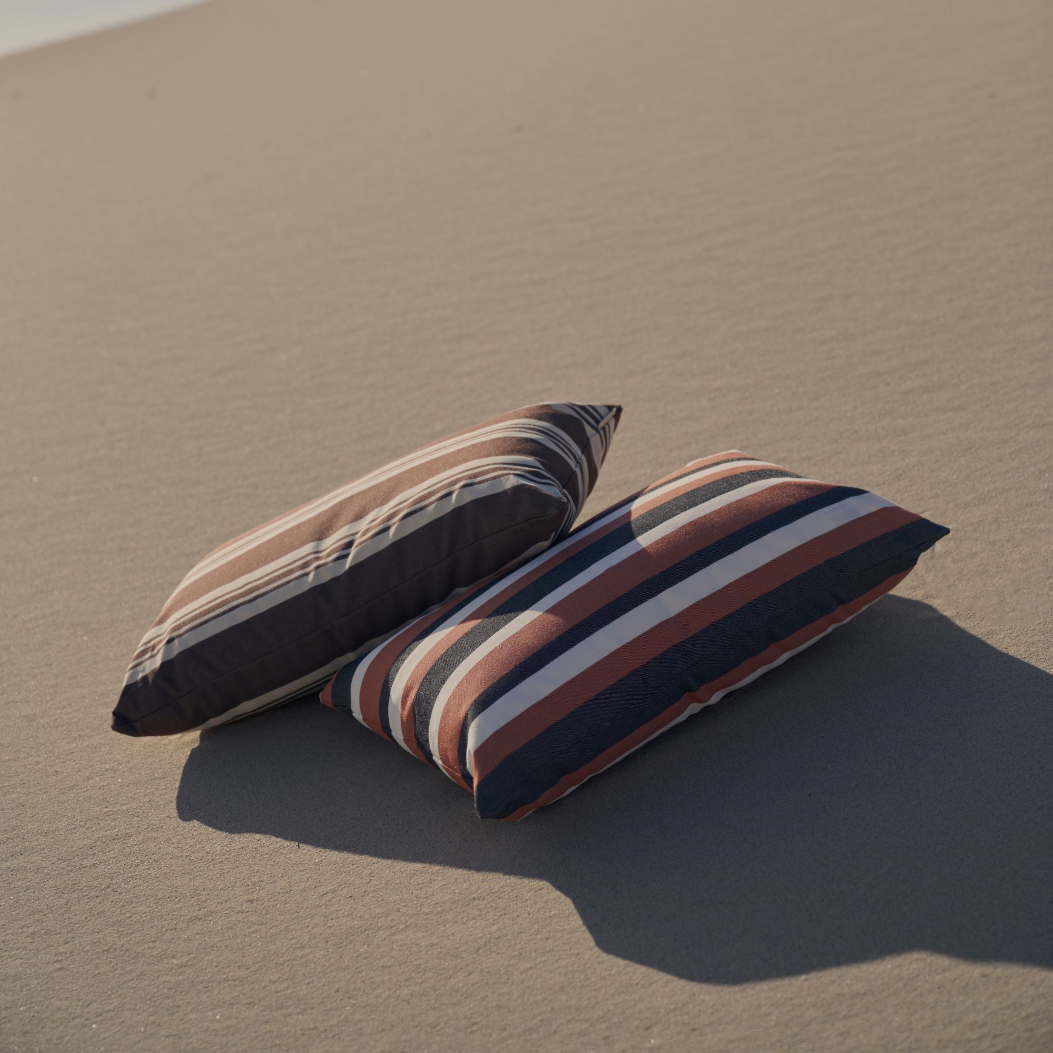 Outdoor pillow 40x60 - Terracotta/Grey stripe